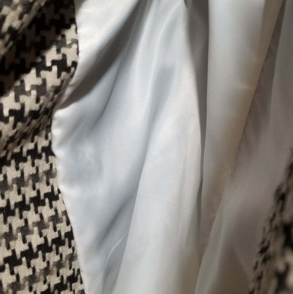 Blazer - Picture 6 of 7